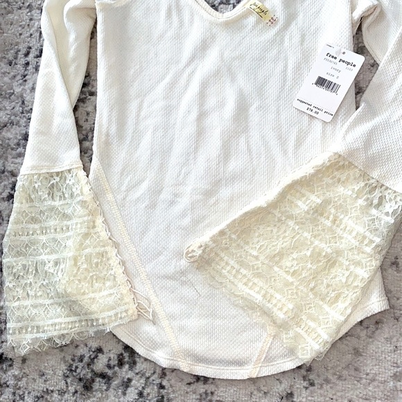 Free People thermal top with lace bell Sleeves. NWT sz S - Picture 2 of 4